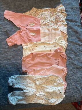 Carters girls 0-3m bundle